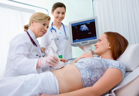 Для жінок старше 35 років підвищується небезпека виникнення проблем у зв'язку з ендометріозом і фіброзними пухлинами, які можуть впливати на фертильність і перебіг вагітності