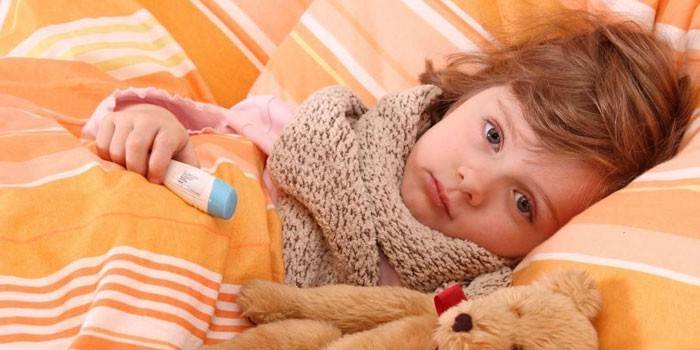 інфекційні простудні захворювання (ГРВІ, грип);   хвороба котячі царапки (занесення хвороботворних бактерій з котячої слини в організм шляхом укусу або подряпини);   мононуклеоз (великі еластичні вузли, що проявилися на тлі симптомів ангіни);   вакцинація;   захворювання ротової порожнини (гінгівіт, пародонтит, стоматит), часто запалюються підщелепні лімфовузли;   проблеми з зубами (карієс)