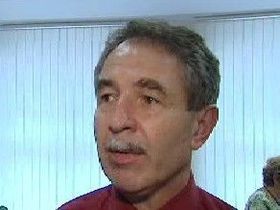 Йіндріх Шнейдрла   - Так, я допускаю що наші сорти теж містять алкалоїди, але все-таки в меншій кількості, ніж сорти, вирощувані в Афганістані або Туреччини