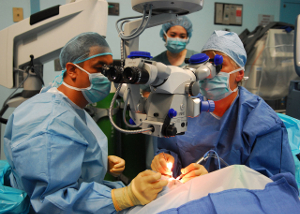 Ендоларінгеально лазерна хірургія рекомендується при стадіях T1 і T2