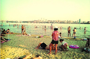 10 августа 2012, 18:14 Переглядів:   Пляж відкрили після тижневого заборони на купання