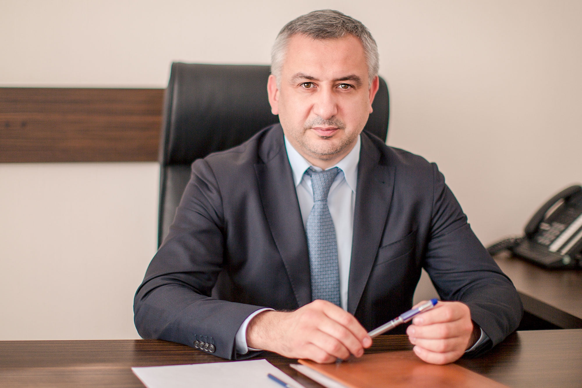 Життя молодої дівчини врятувало те, що чудесним чином, не дивлячись на зсув, спинний мозок не був зачеплений