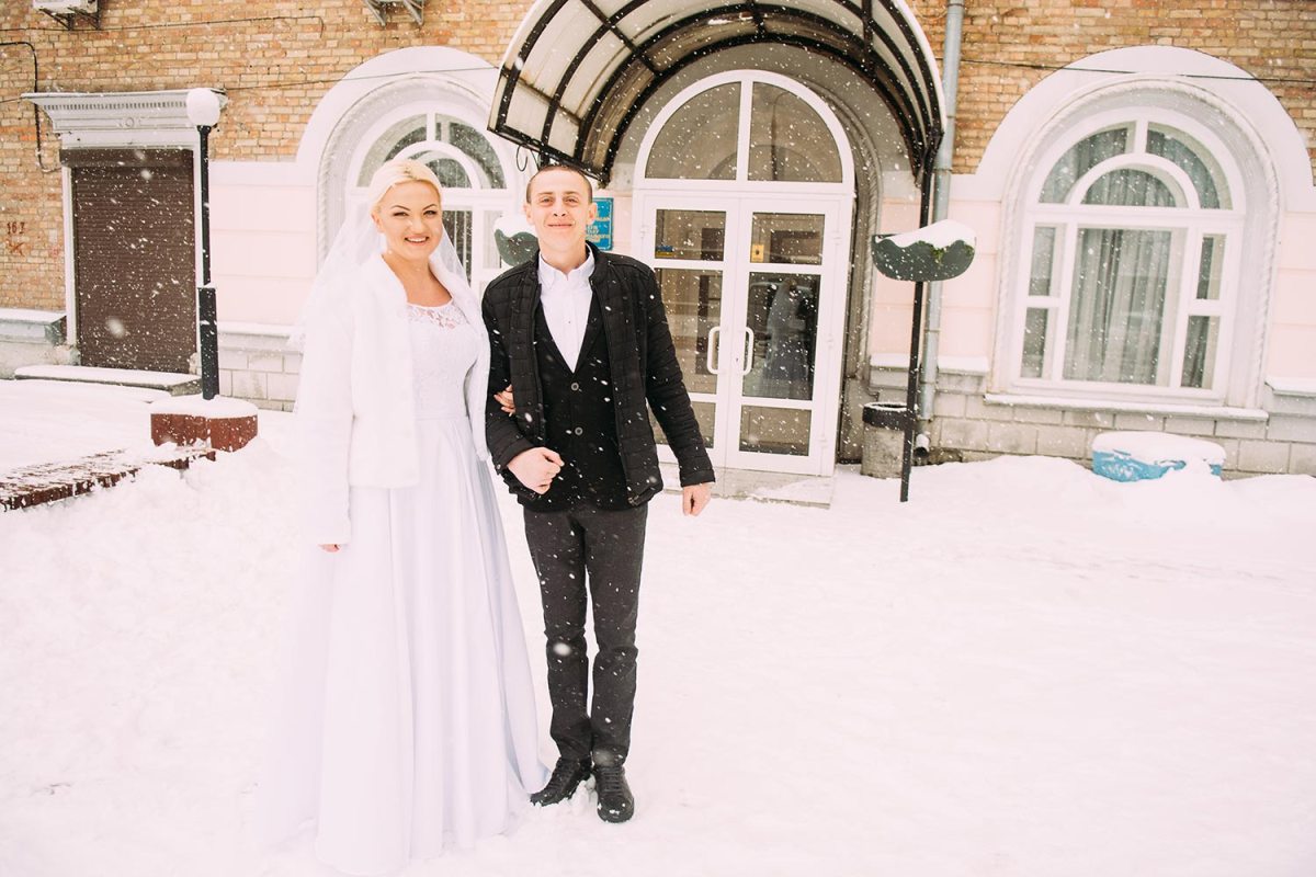 Весільна церемонія Ольги та Олександра проходила в   Шевченківському ЗАГСЕ   , Після якого ми відвідали Оболонську набережну і набережну на Подолі