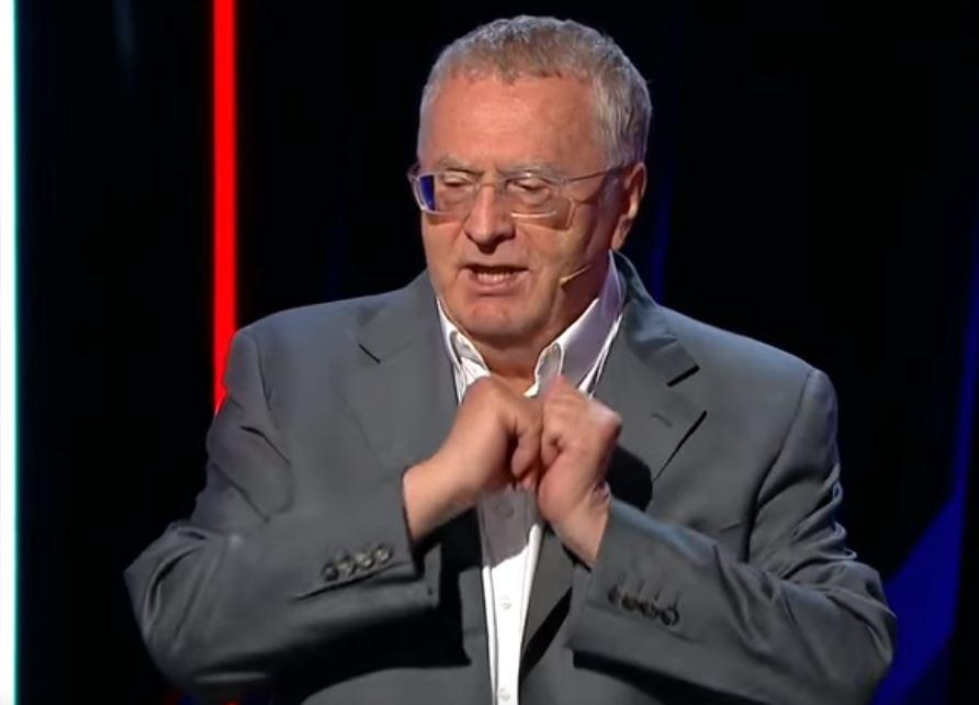 Політик зазначив, що, крім погроз, Жириновський неодноразово обзивав його «негідником» і «покидьком»