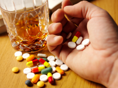 Таблетки і алкоголь - тема складна і проста одночасно