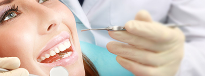 Якщо зуб захворів пізно ввечері, або немає можливості терміново відвідати стоматологію, то можна скористатися перевіреними народними засобами