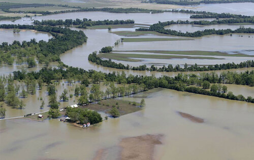 Реферат по предмету ОБЖ, 10 клас   Стихійні лиха - це різні явища природи, що викликають раптові порушення нормальної життєдіяльності населення, а також руйнування і знищення матеріальних цінностей
