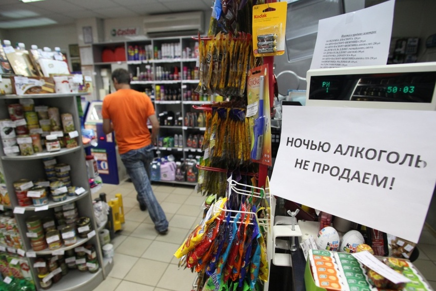 Цивільний кодекс нашій країні свідчить, що такими є молоді люди віком до 18 років