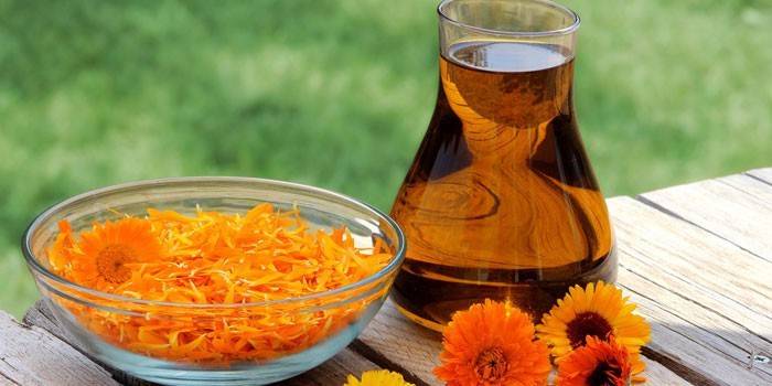 Масло обліпихи додатково можна використовувати для змазування запаленої шишки