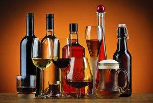 Категорично протипоказано вживати алкогольні напої при гастриті на стадії загострення