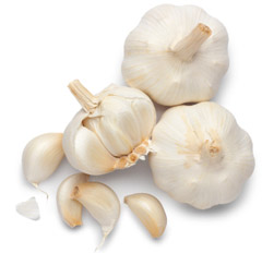 І все-таки найпопулярнішою в народі значиться часникова настоянка, в основі якої лежить часник і спирт, але саме про цю суміші кажуть, що це - тибетський метод очищення судин: