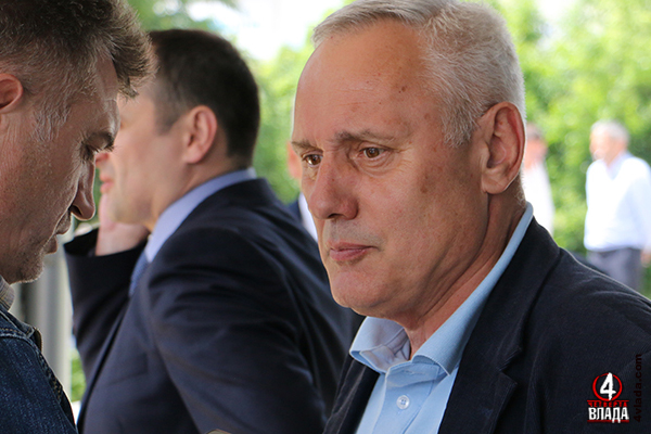 І в підсумку таки підтримали 64-річного Григорія Максим'як