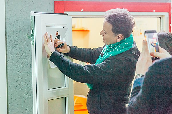 Сама бабуся дуже переживала через її зникнення, але зате зимовий чарівник в нашій школі був найкрасивішим і ошатним