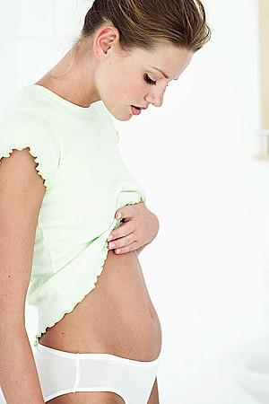 Ранні терміни вагітності особливо напружені, адже саме в цей період ембріон закріплюється, все   головні захисні функції тільки починають процес становлення