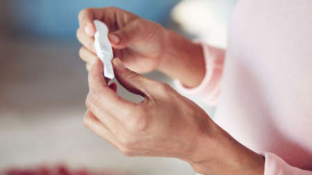 Пов'язано це з тим, що для виходу яйцеклітини з яєчників повинна настати овуляція, ініціація якої безпосередньо залежить від прогестерону