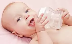 Існує ряд певних ситуацій, при яких дитині необхідно пропонувати воду обов'язково