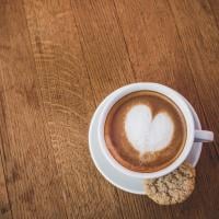 7 продуктів, які не можна їсти натщесерце   Хурма - ягода ситна і досить солодка