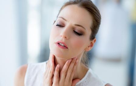 Ангіна і мама, яка годує