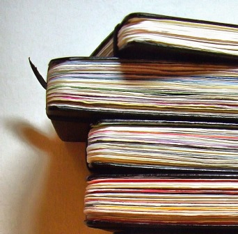 В інтернеті багато статей на тему, чому потрібно вести щоденник, як це допомагає в психологічному і практичному плані, але мало хто пише, чому не варто вести щоденник