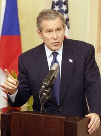 Джордж Буш і Вацлав Гавел, фото ЧТК   Теплі і сердечні слова висловив у відповідь і американський президент Джордж Буш