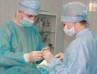 Якщо при серйозних дефектах прикусу брекети, капи та інші ортодонтичні апарати виявляються безсилими, на допомогу пацієнтові приходить хірургічна ортодонтія