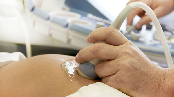 У свою чергу, кваліфікована медична допомога може допомогти зберегти вагітність