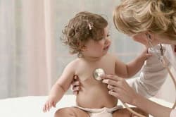 Лікар-педіатр проводить діагностику здоров'я дітей з народження і до повноліття, лікує різні патології, займається профілактикою захворювань, визначає відповідність фізичного і розумового розвитку дитини його віку, стежить за своєчасним проведенням вакцинації