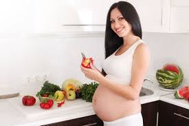 У період вагітності у жінок значно збільшується потреба в їжі